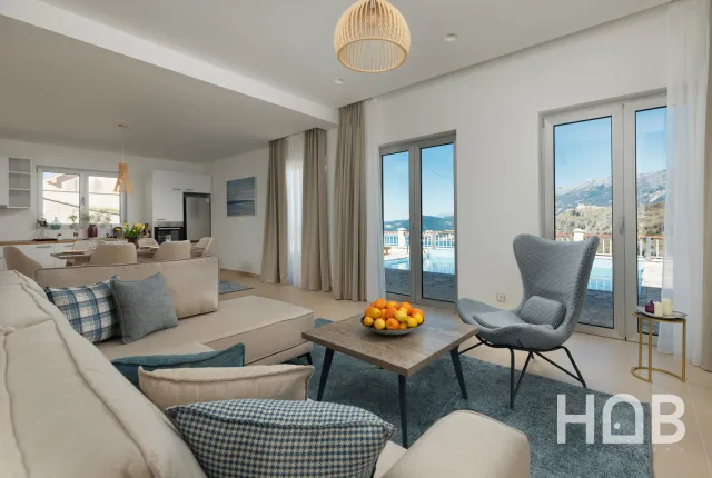 Na prodej, Vila, 159 m², Budva