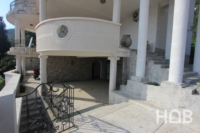 Zu verkaufen, Villa, 560 m², Budva