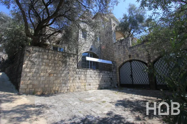 Zu verkaufen, Villa, 560 m², Budva