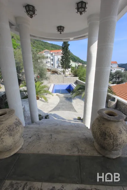 Zu verkaufen, Villa, 560 m², Budva