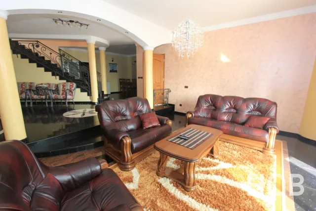 Zu verkaufen, Villa, 560 m², Budva