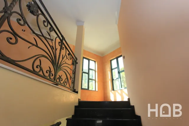 Zu verkaufen, Villa, 560 m², Budva