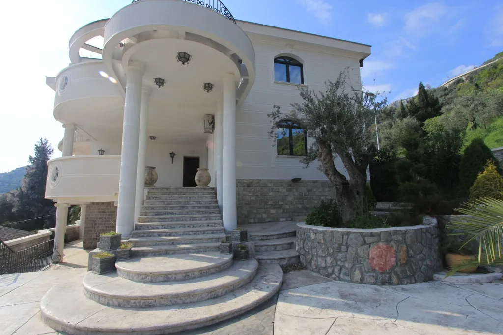Zu verkaufen, Villa, 560 m², Budva