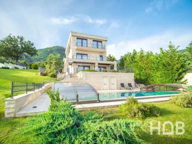 Na prodaju, Vila, 750 m², Tivat