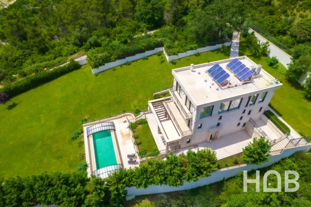 Na prodaju, Vila, 750 m², Tivat
