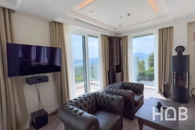 Na prodaju, Vila, 750 m², Tivat