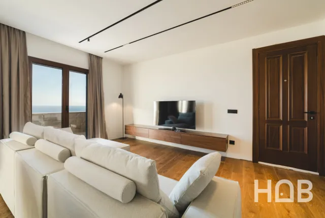 Na prodaju, Vila, 195 m², Budva