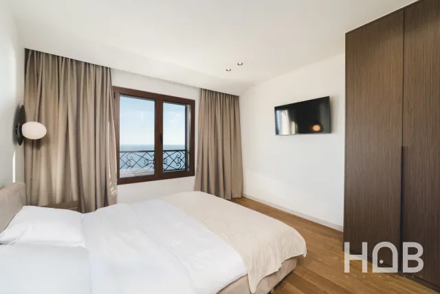 Na prodaju, Vila, 195 m², Budva