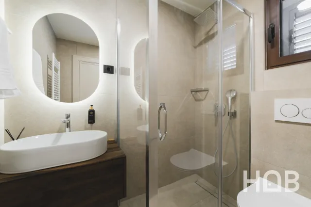 Na prodaju, Vila, 195 m², Budva