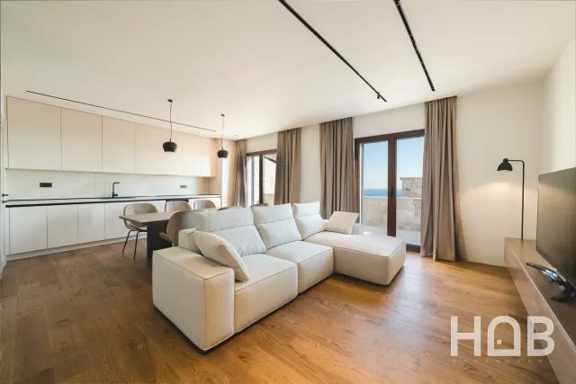 Na prodaju, Vila, 195 m², Budva