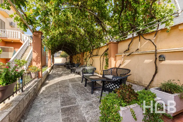 Zu verkaufen, Villa, 1500 m², Budva