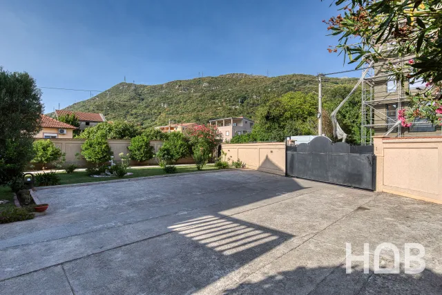 Zu verkaufen, Villa, 1500 m², Budva