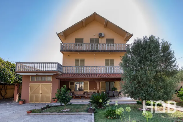 Zu verkaufen, Villa, 1500 m², Budva