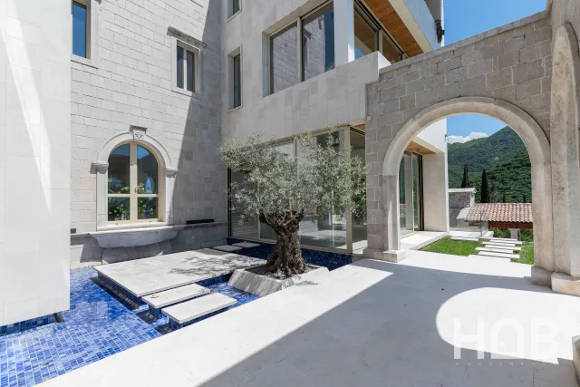 Zu verkaufen, Villa, 850 m², Tivat