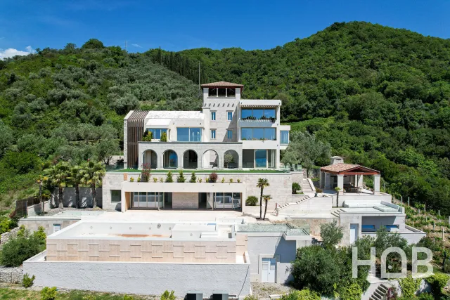 Zu verkaufen, Villa, 850 m², Tivat