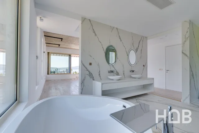 Zu verkaufen, Villa, 850 m², Tivat