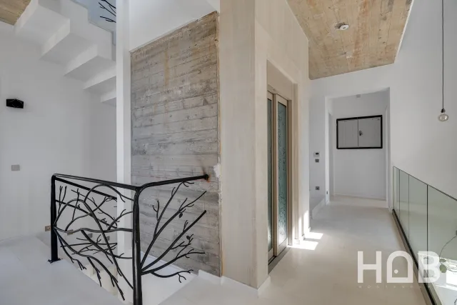 Zu verkaufen, Villa, 850 m², Tivat