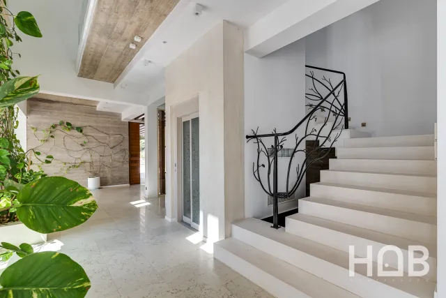 Zu verkaufen, Villa, 850 m², Tivat