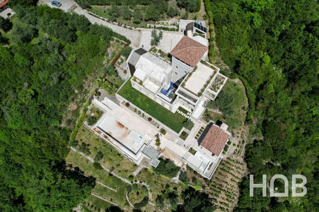 Zu verkaufen, Villa, 850 m², Tivat
