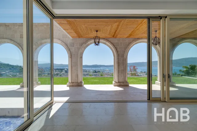 Zu verkaufen, Villa, 850 m², Tivat
