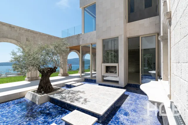 Zu verkaufen, Villa, 850 m², Tivat