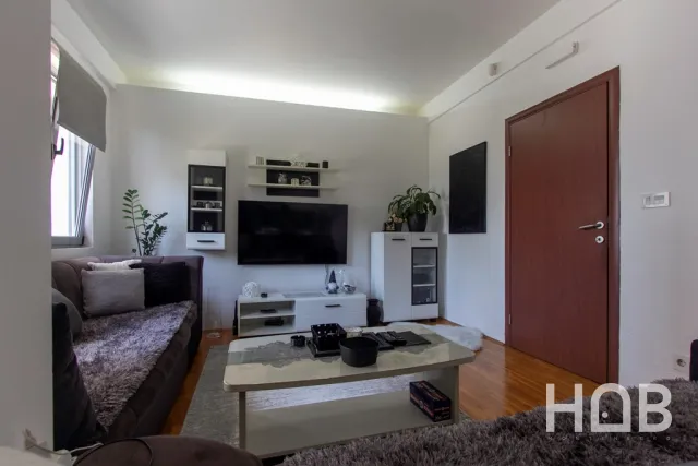 Na prodaju, Stan, 61 m², Ulcin