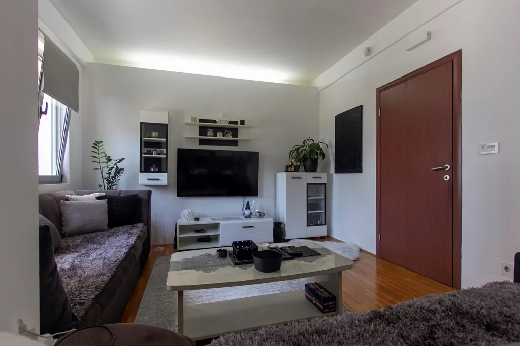 Na prodaju, Stan, 61 m², Ulcin