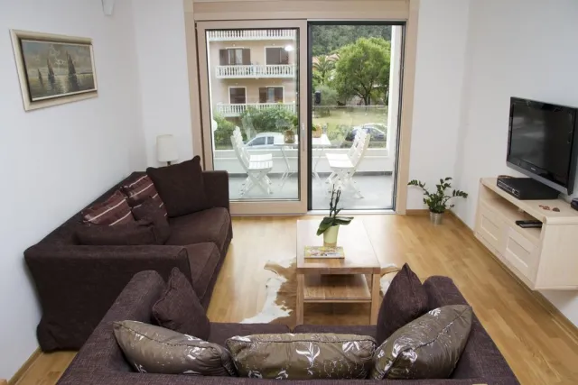 Na prodaju, Hotel, 430 m², Bar