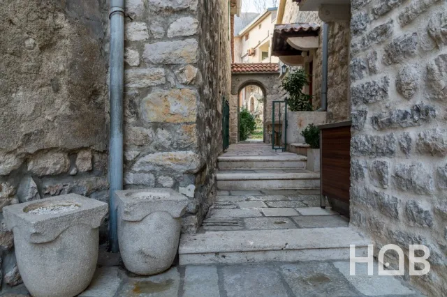 Satılır, Ev, 355 m², Kotor