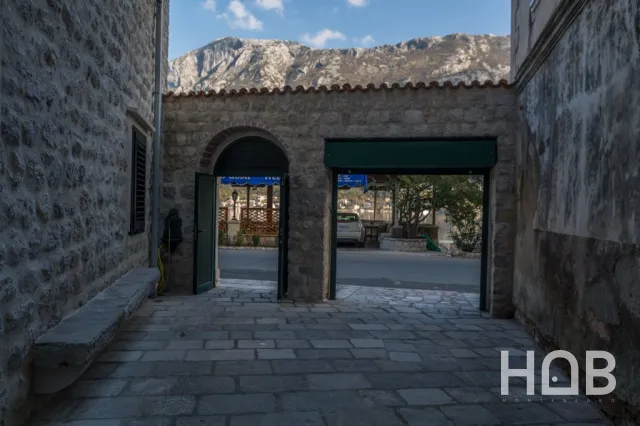 Satılır, Ev, 355 m², Kotor
