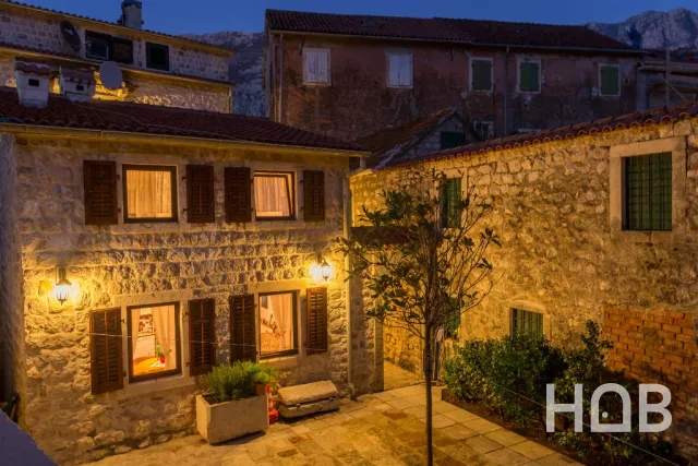 Satılır, Ev, 355 m², Kotor