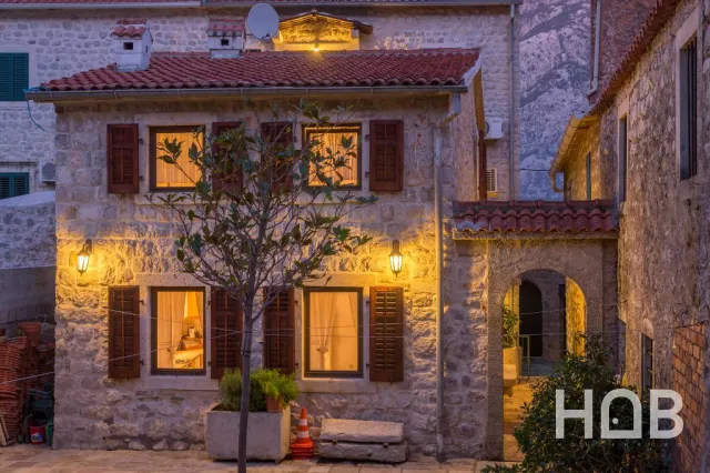 Satılır, Ev, 355 m², Kotor