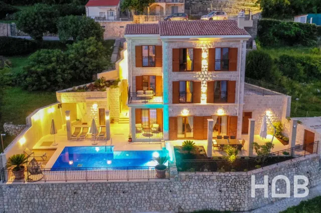 Zu verkaufen, Villa, 277 m², Budva