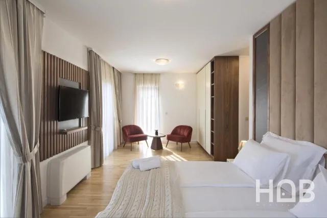 Zu verkaufen, Villa, 277 m², Budva