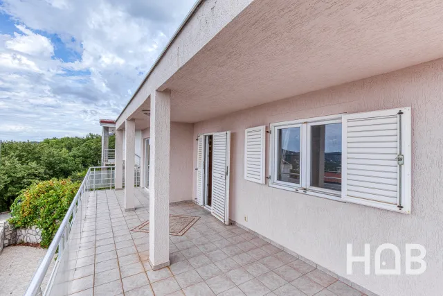 Satılır, Ev, 142 m², Bar