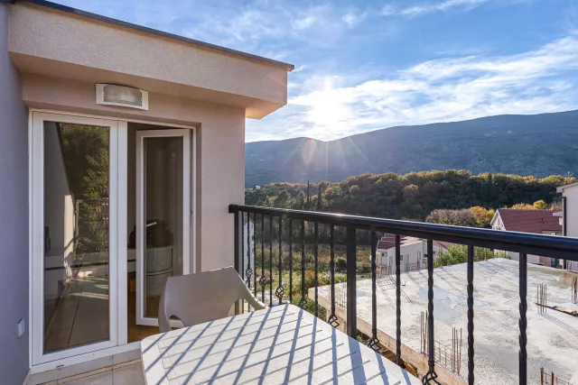 En venta, Apartamento, 76 m², Herceg Novi
