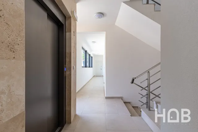 Na prodaju, Stan, 44 m², Ulcin