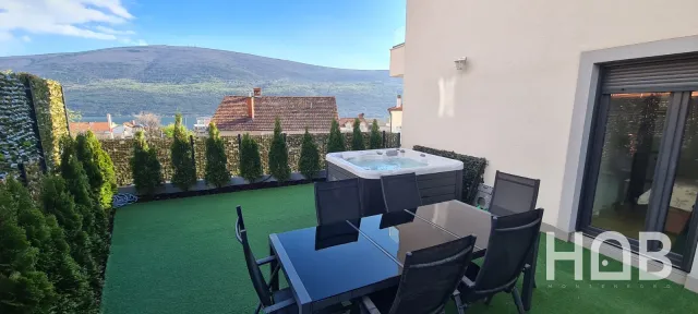 En venta, Apartamento, 83 m², Herceg Novi