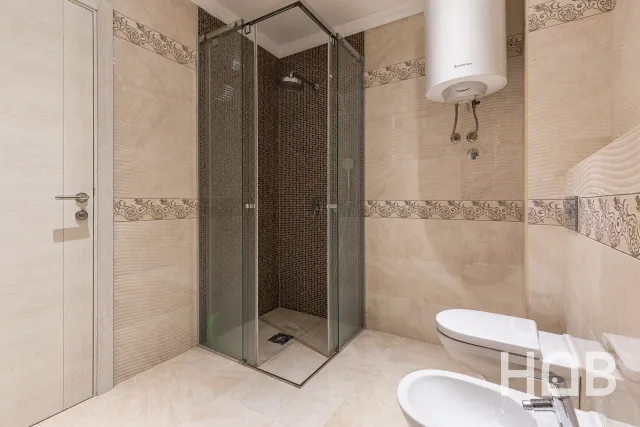 Na prodaju, Stan, 115 m², Budva