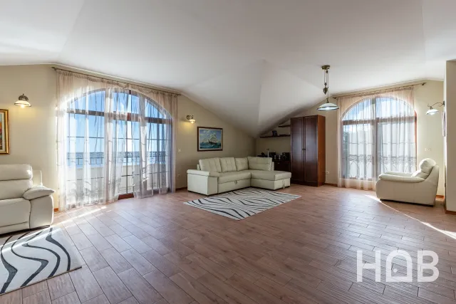 Na prodaju, Vila, 500 m², Budva