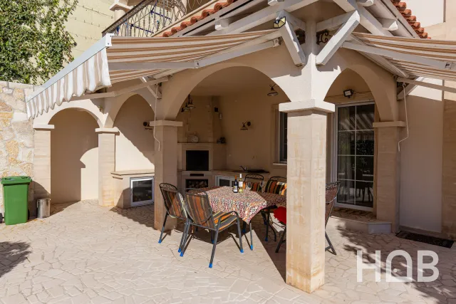 Na prodaju, Vila, 500 m², Budva