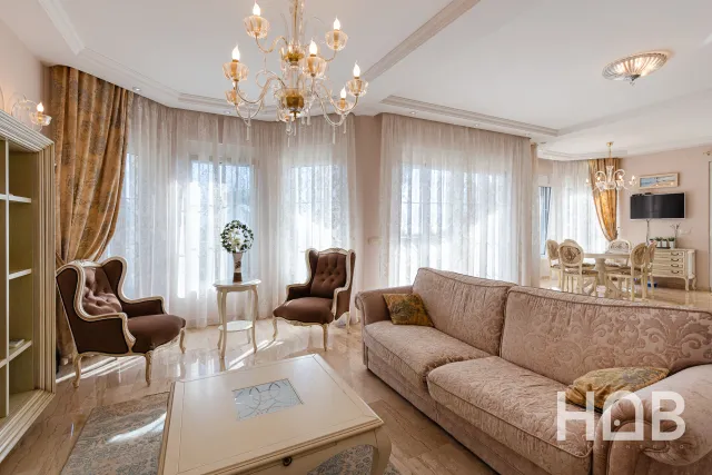 Na prodaju, Vila, 500 m², Budva