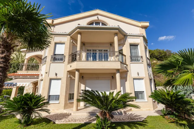 Na prodaju, Vila, 500 m², Budva