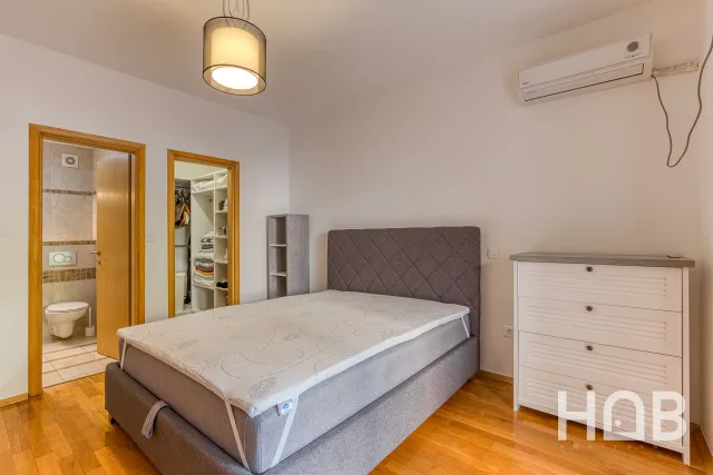 Na prodaju, Stan, 120 m², Budva