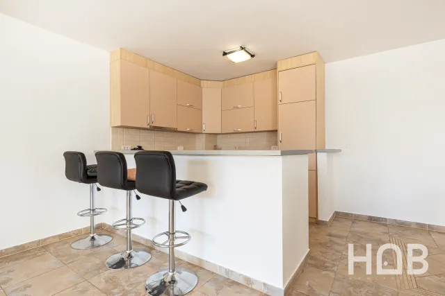 Na prodaju, Stan, 120 m², Budva