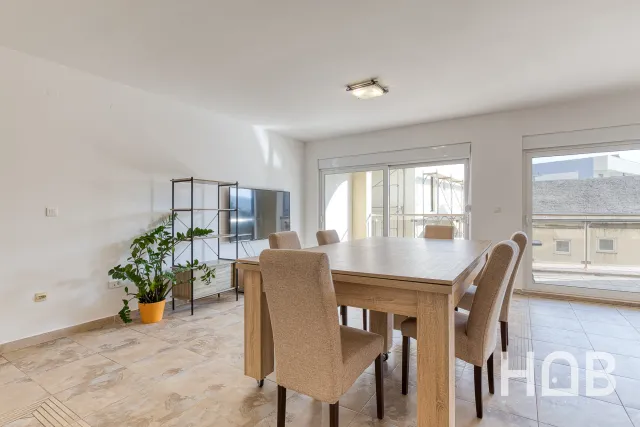 Na prodaju, Stan, 120 m², Budva