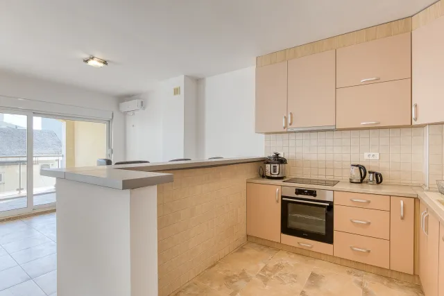 Na prodaju, Stan, 120 m², Budva