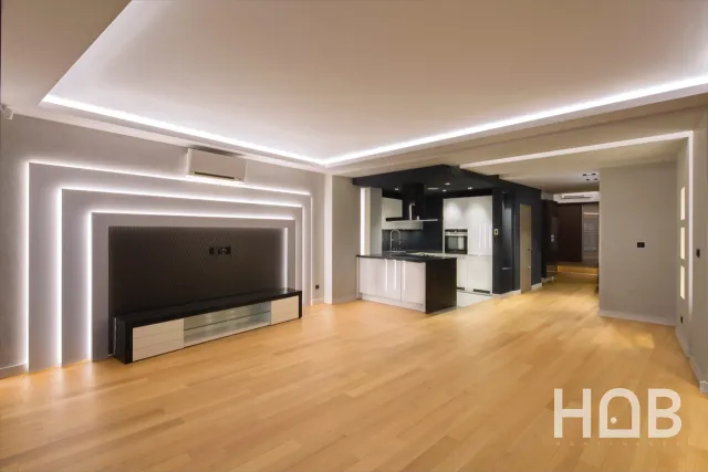 Na prodaju, Stan, 108 m², Budva