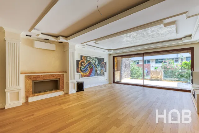 Na prodaju, Stan, 115 m², Budva