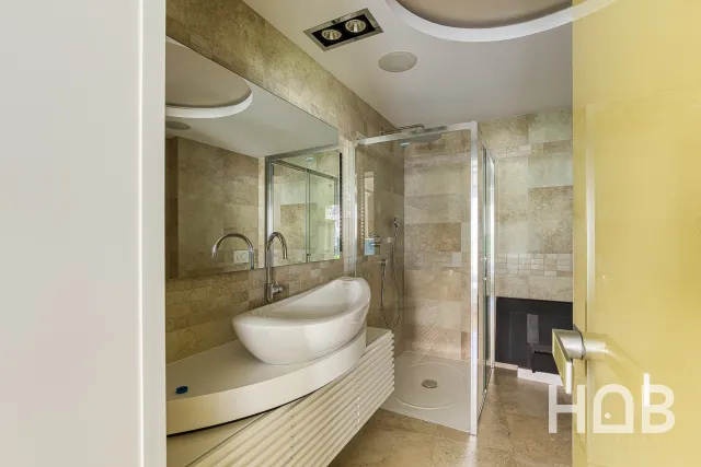 Na prodaju, Stan, 115 m², Budva